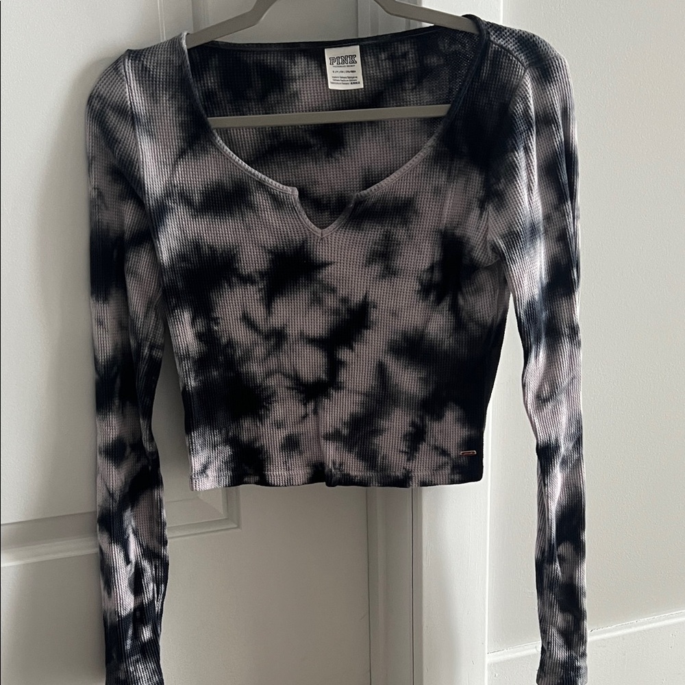 PINK Victoria's Secret Black & Gray Tie-Dye Ribbed Long Sleeve Top